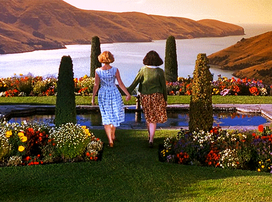 27-Heavenly_Creatures.gif